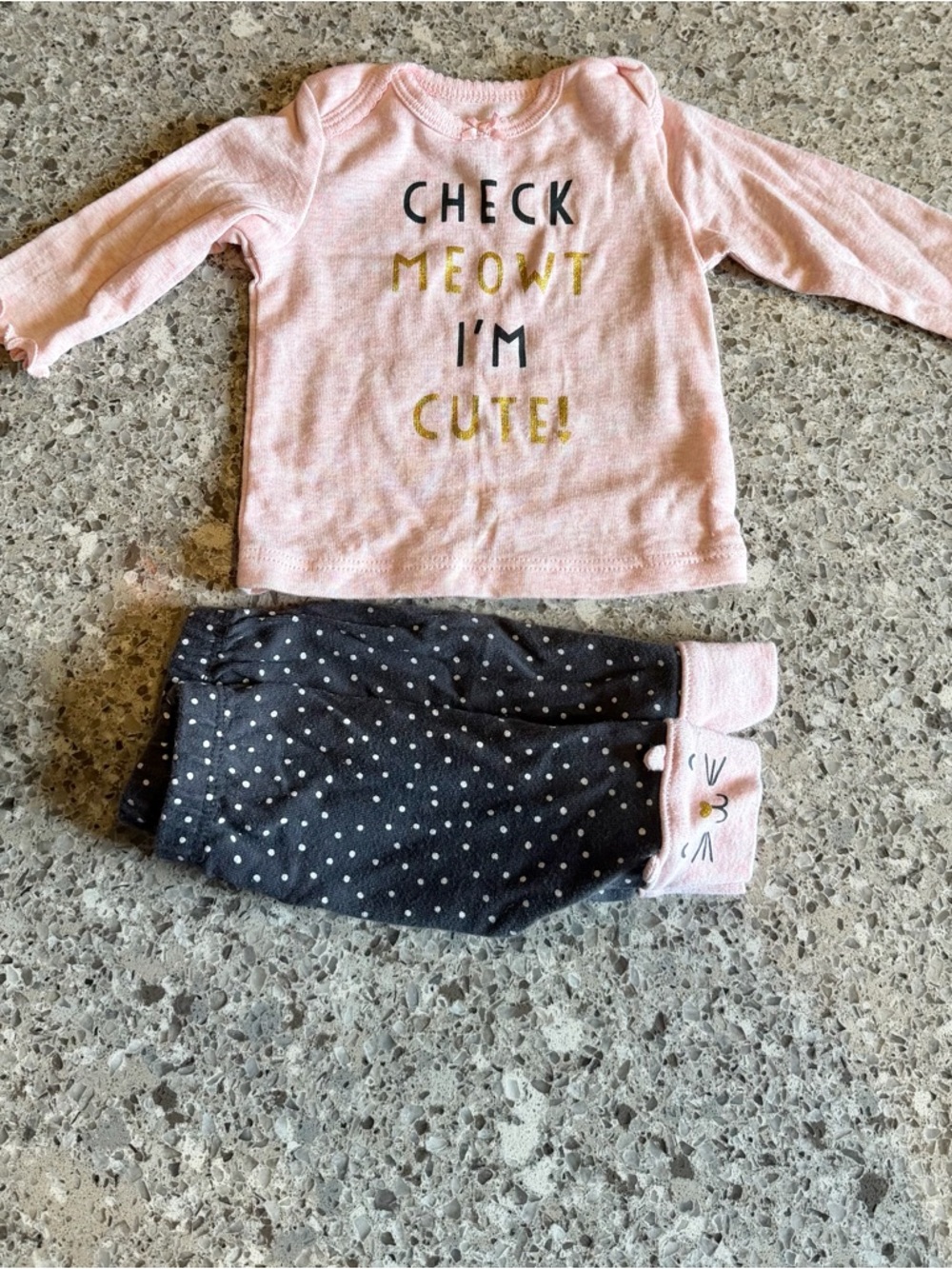 Baby Girl’s Bundle l Size: Newborn - Picture 6 of 10